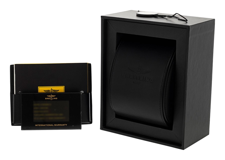 Breitling Super Avenger II A13371 Image 4